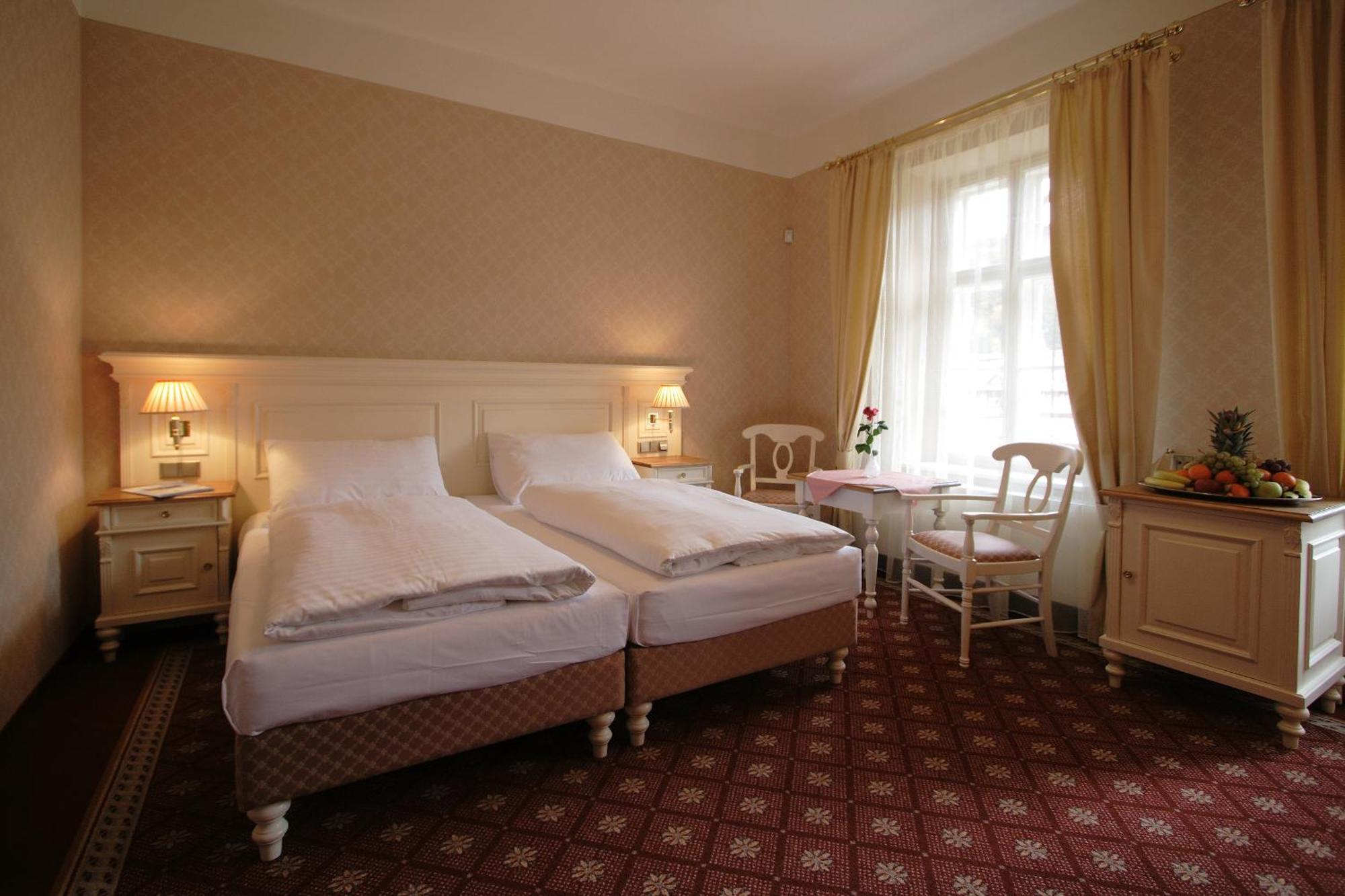Alpska Ruze Hotel ลูฮาโชวิตเซอ ภายนอก รูปภาพ